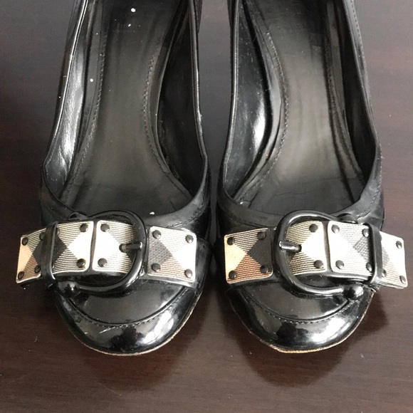 Authentic Burberry black kitten heels - Picture 4 of 7